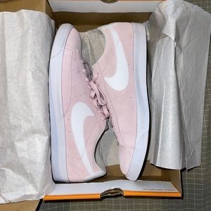 Nike Blazer Low in Pink Foam Suede